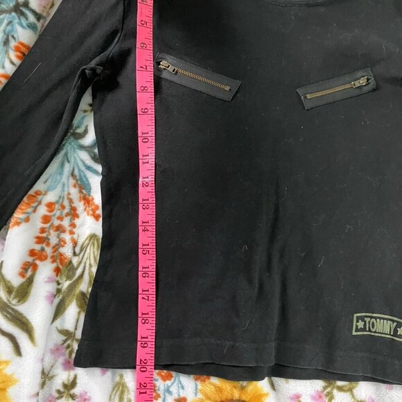 Vintage Tommy Hilfiger Shirt Womens M Ribbed Buckle Sleeve Cropped Top Y2K - Picture 2 of 8
